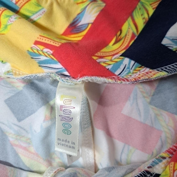 3 FOR 12 SALE LuLaroe Leggings Tall & Curvy - Picture 8 of 12